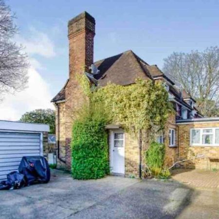Lovely Cottage In The Heart Of Shirley- Croydon Exterior foto