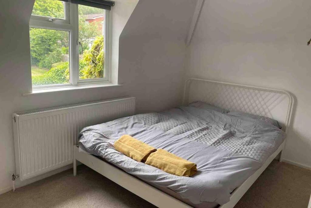 Lovely Cottage In The Heart Of Shirley- Croydon Exterior foto
